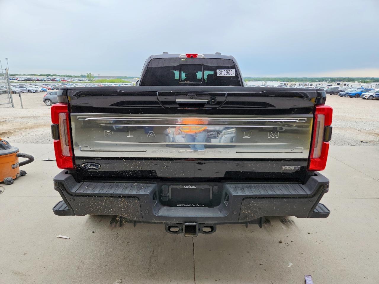 2024 Ford F350 Super Duty - Фото 6