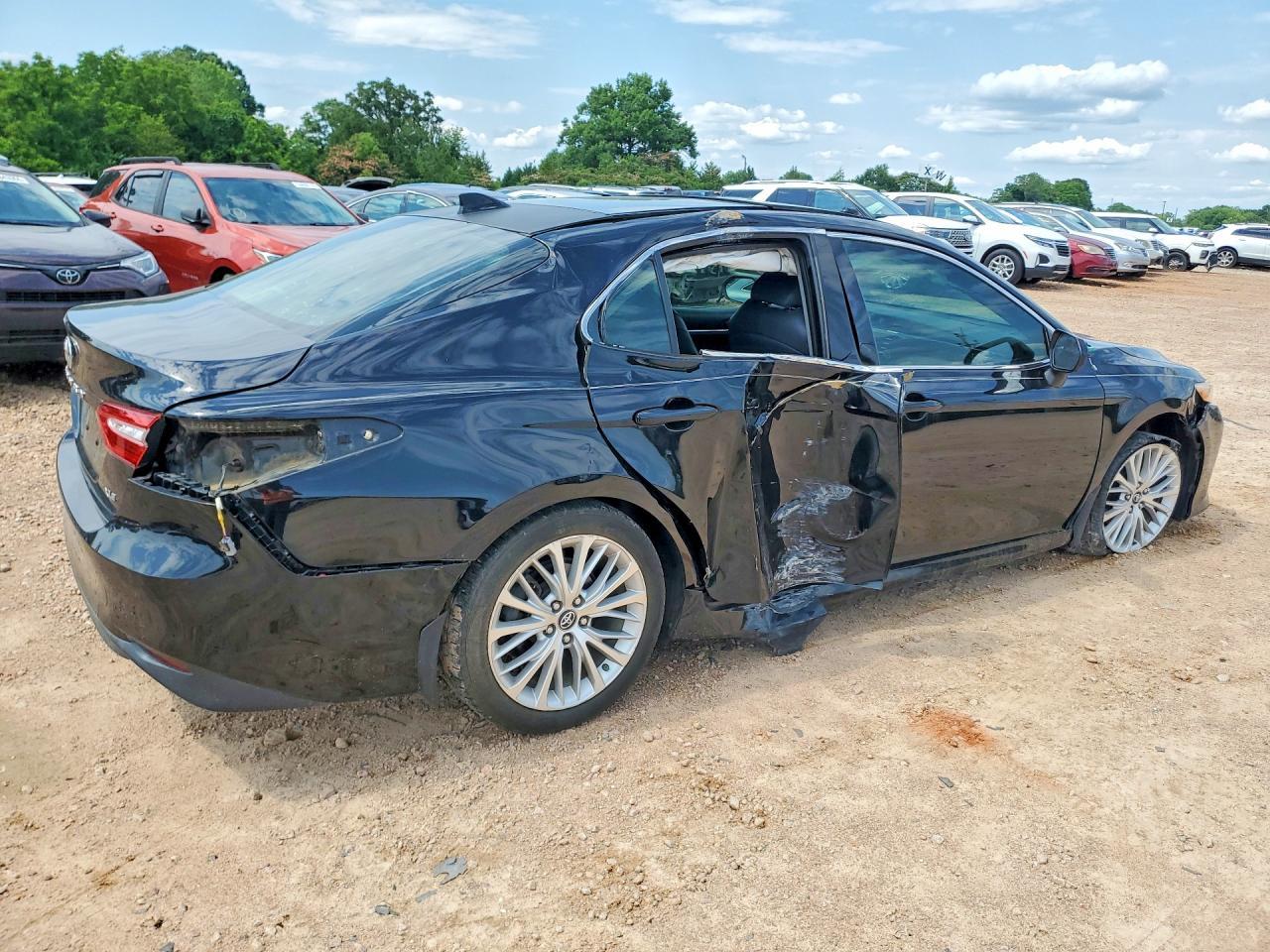 2019 Toyota Camry Xle V6 - Фото 3