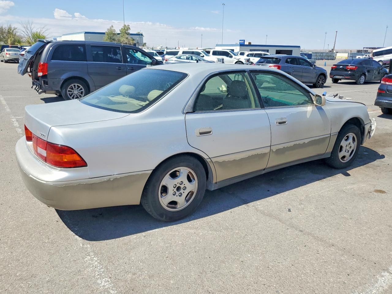 1997 Lexus Es 300 - Image 3