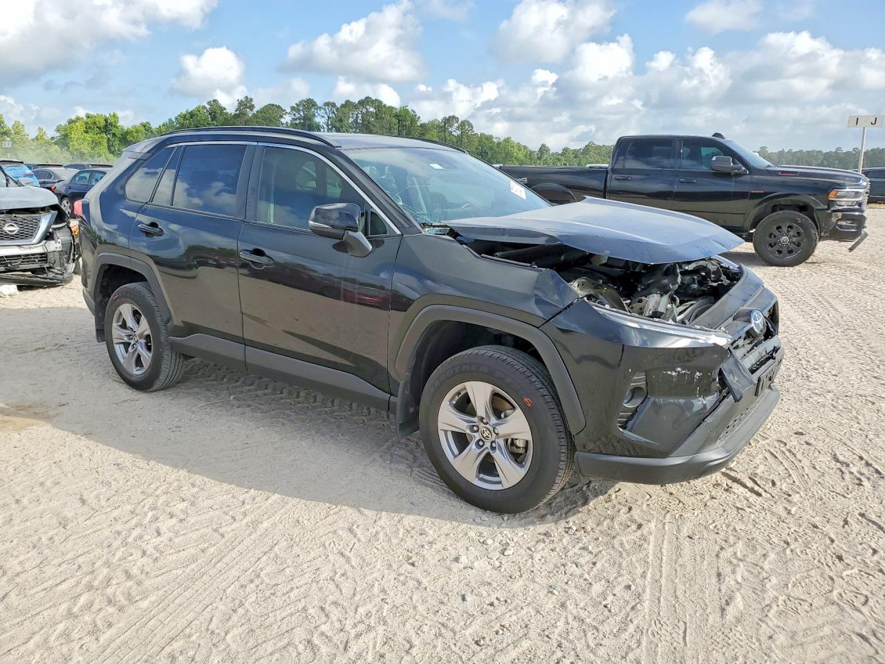 2025 Toyota Rav4 Xle - Image 4