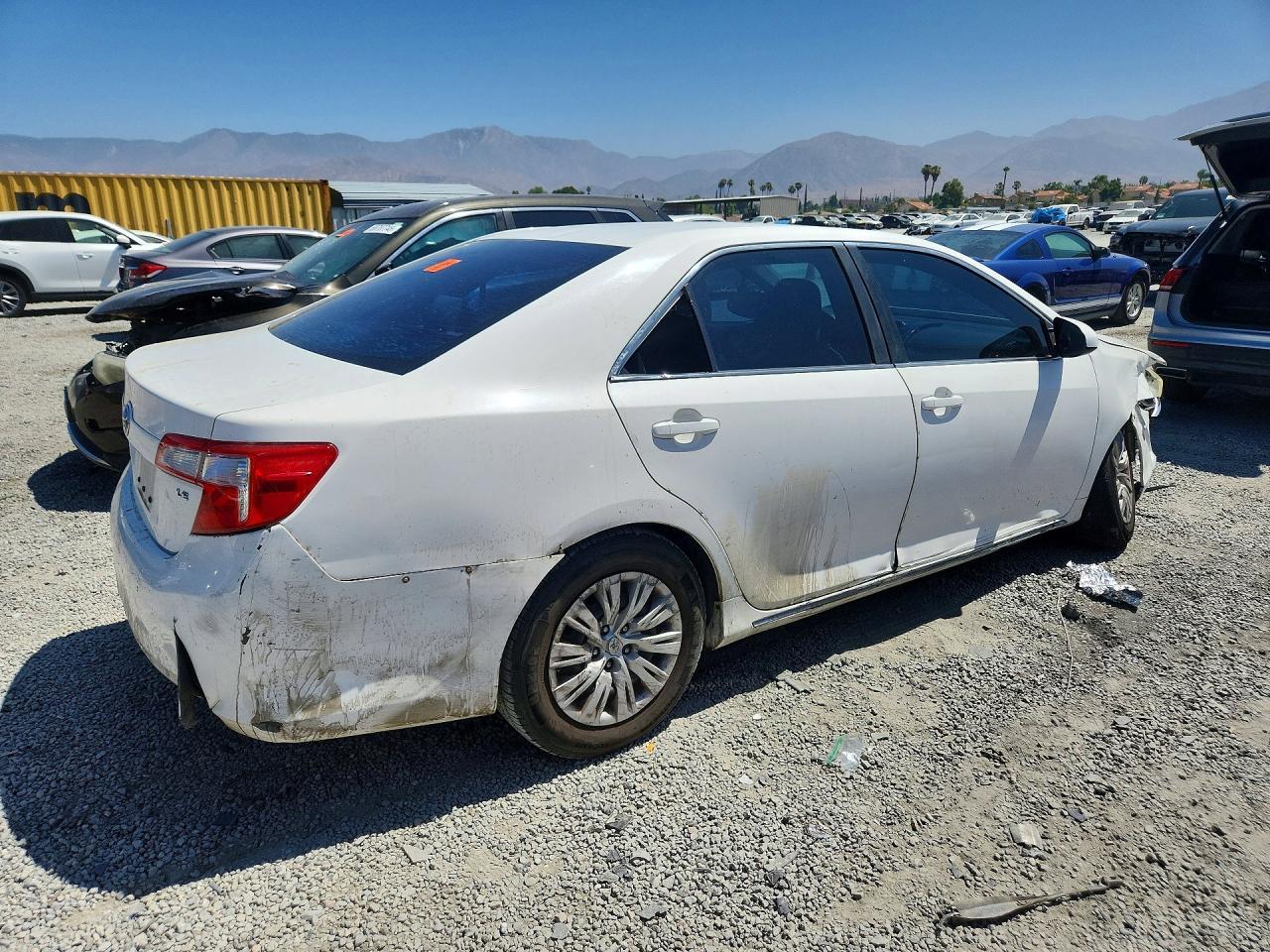 2012 Toyota Camry Le - Фото 3
