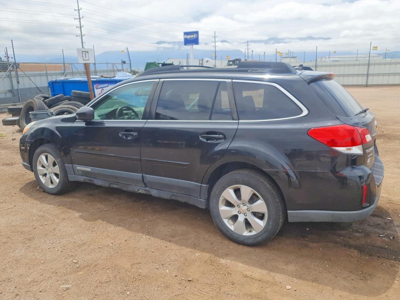 2011 Subaru Outback 2.5I Limited - Фото 2