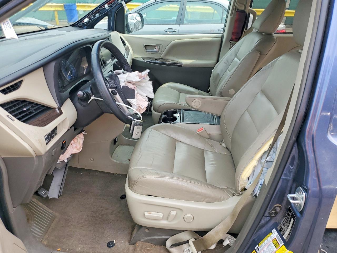 2016 Toyota Sienna Xle Premium 7-Passenger - Фото 7