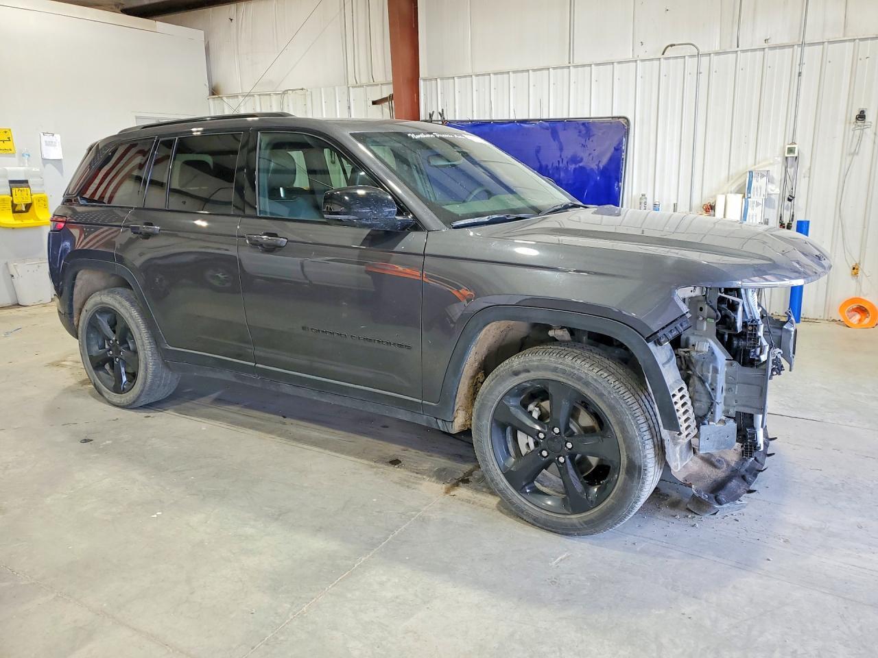 2024 Jeep Grand Cherokee Laredo - Image 4