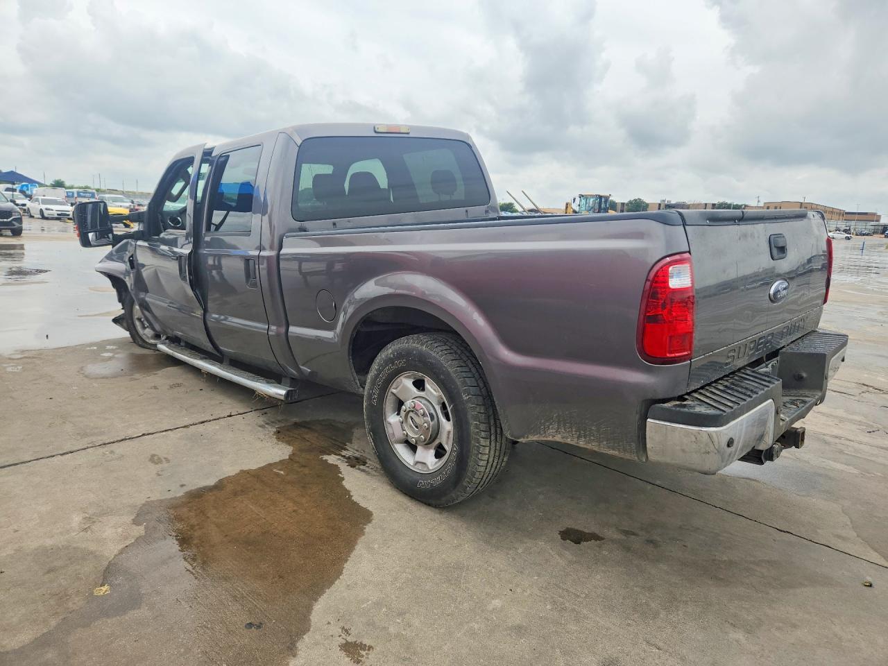 2009 Ford F250 Super Duty - Image 2