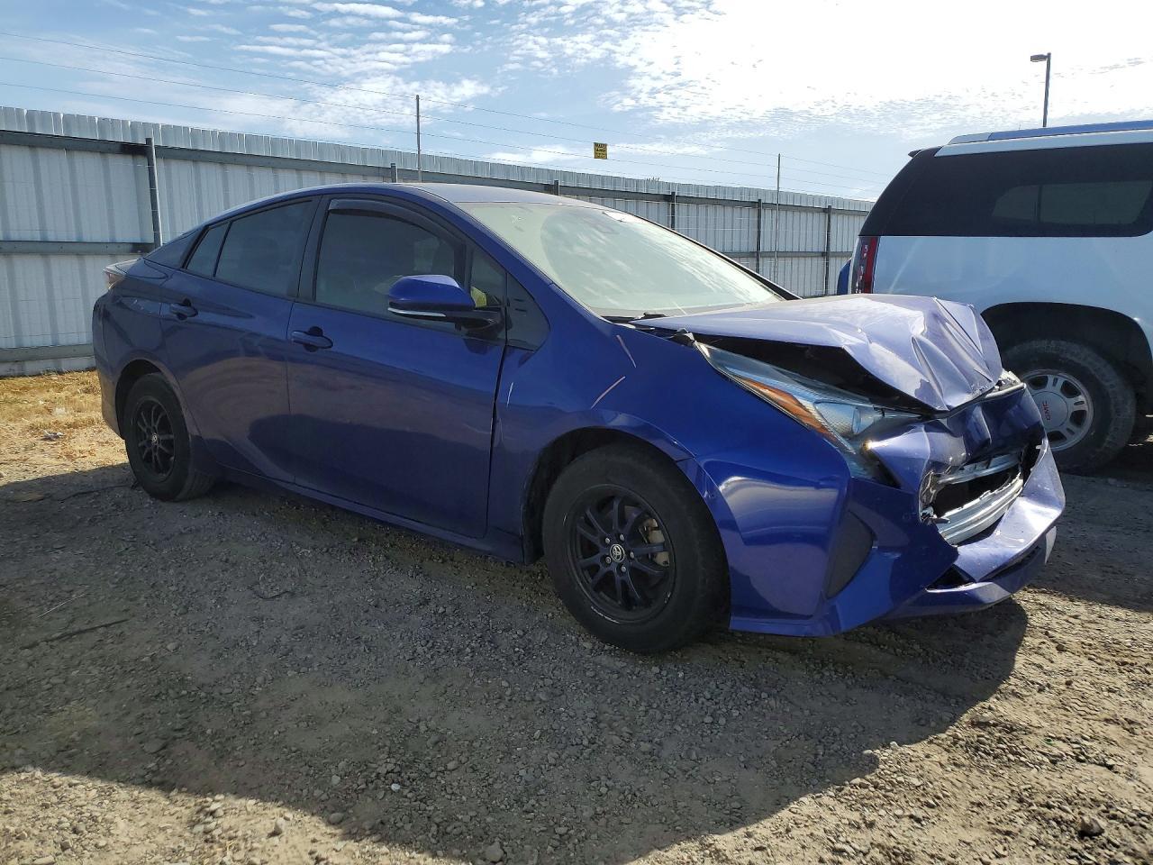2018 Toyota Prius Two - Фото 4
