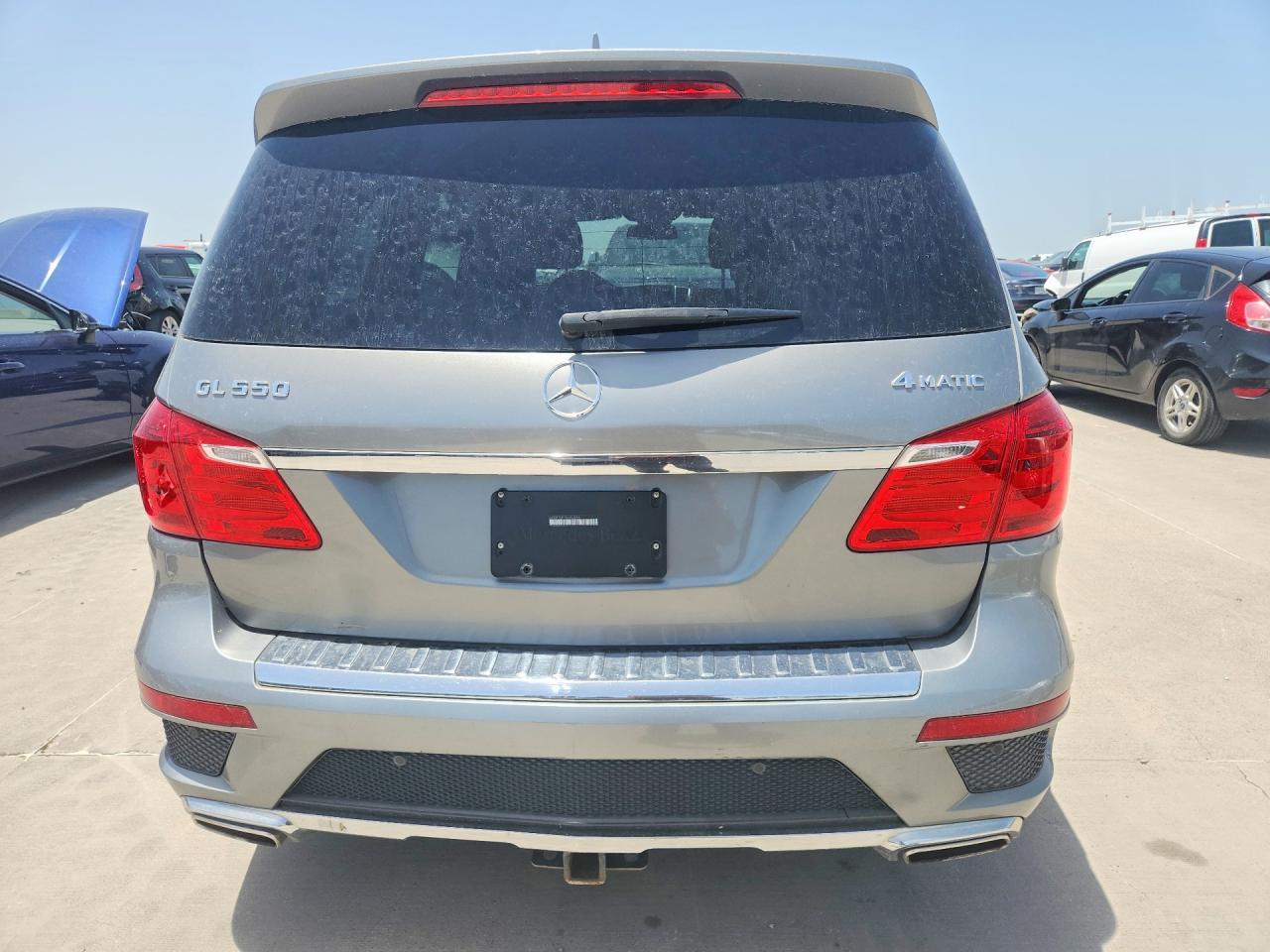 2015 Mercedes-Benz Gl 550 4Matic - Image 6