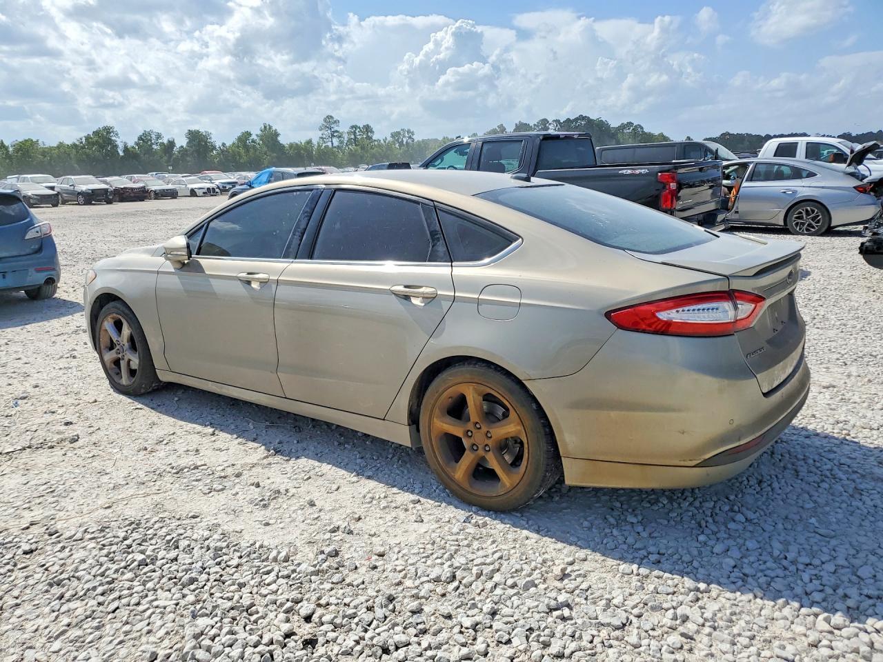 2015 Ford Fusion Se - Фото 2