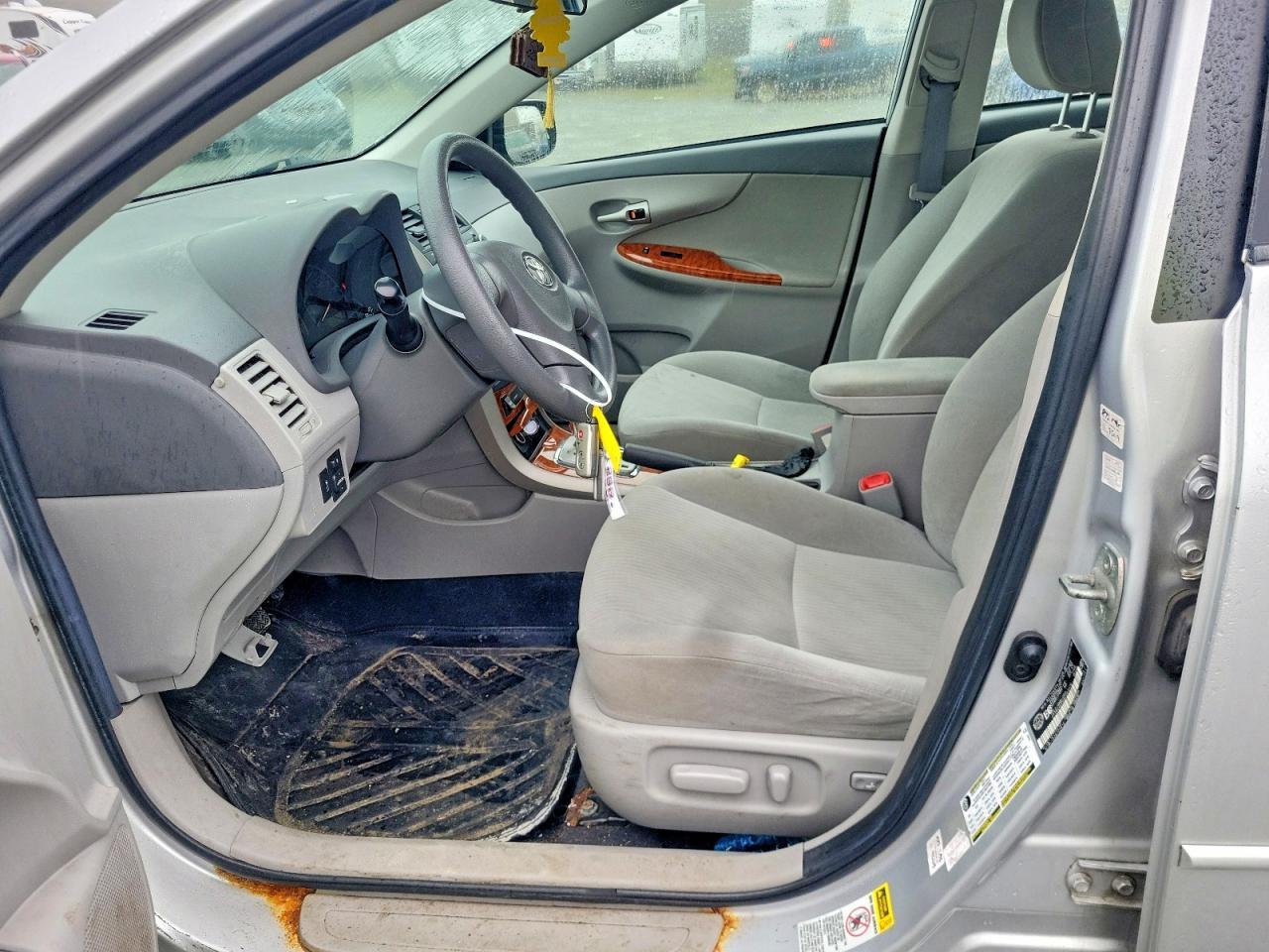 2010 Toyota Corolla Base - Фото 7