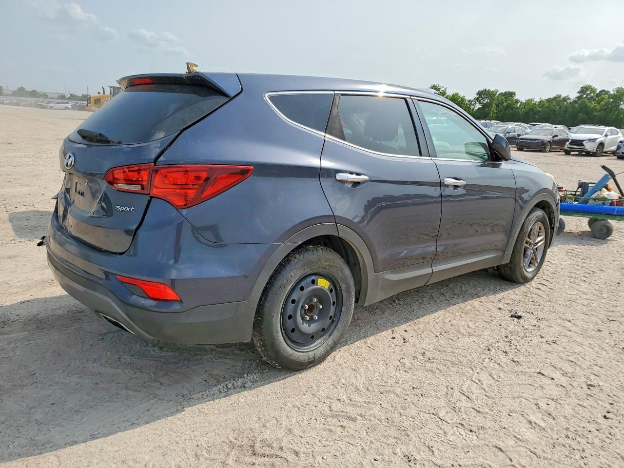2017 Hyundai Santa Fe Sport 2.4L - Image 3