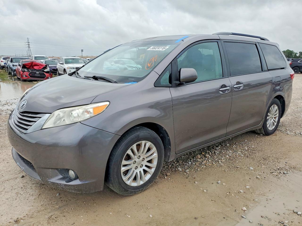 2017 Toyota Sienna Xle 8-Passenger