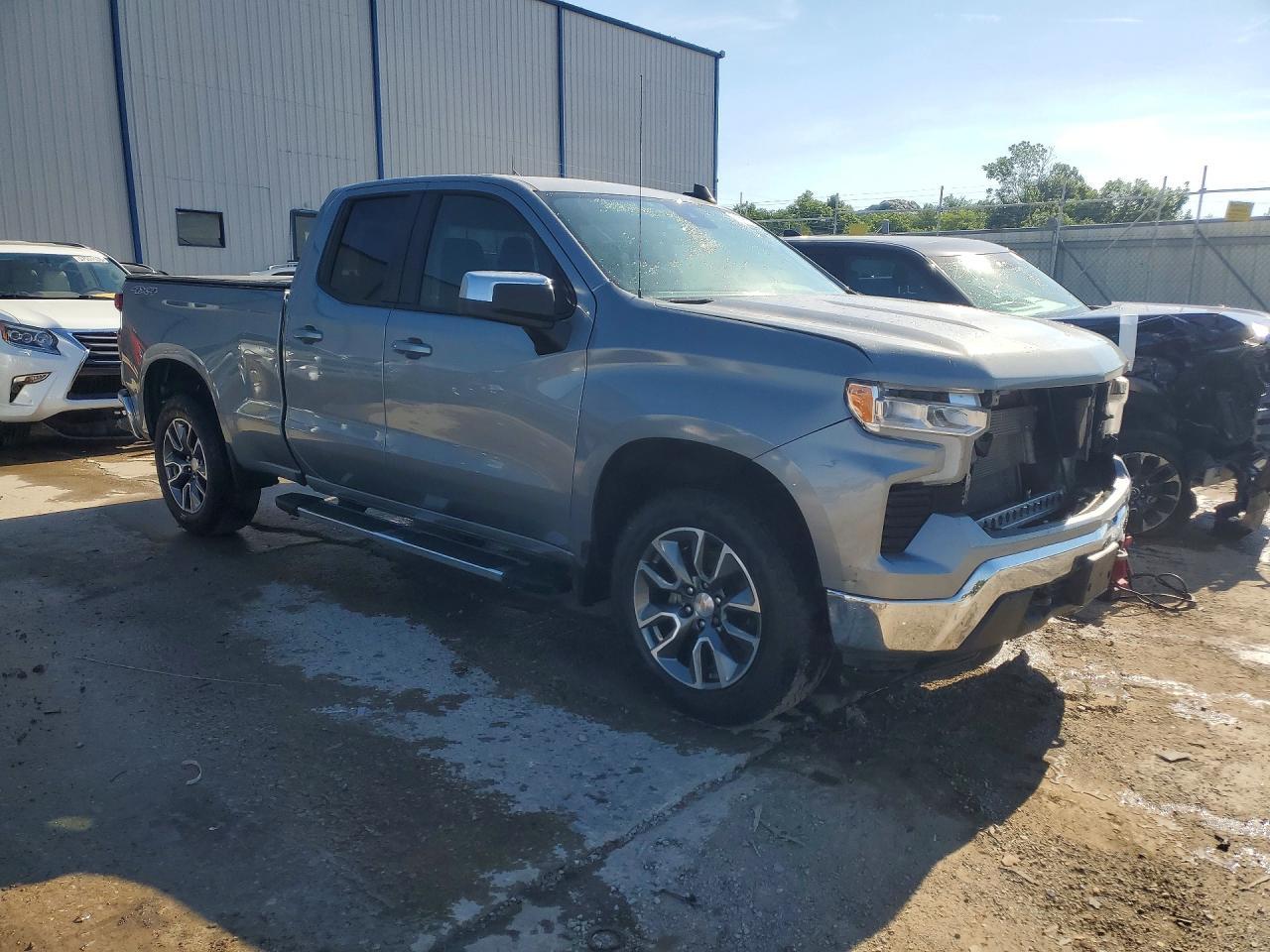 2025 Chevrolet Silverado K1500 Lt - Image 4