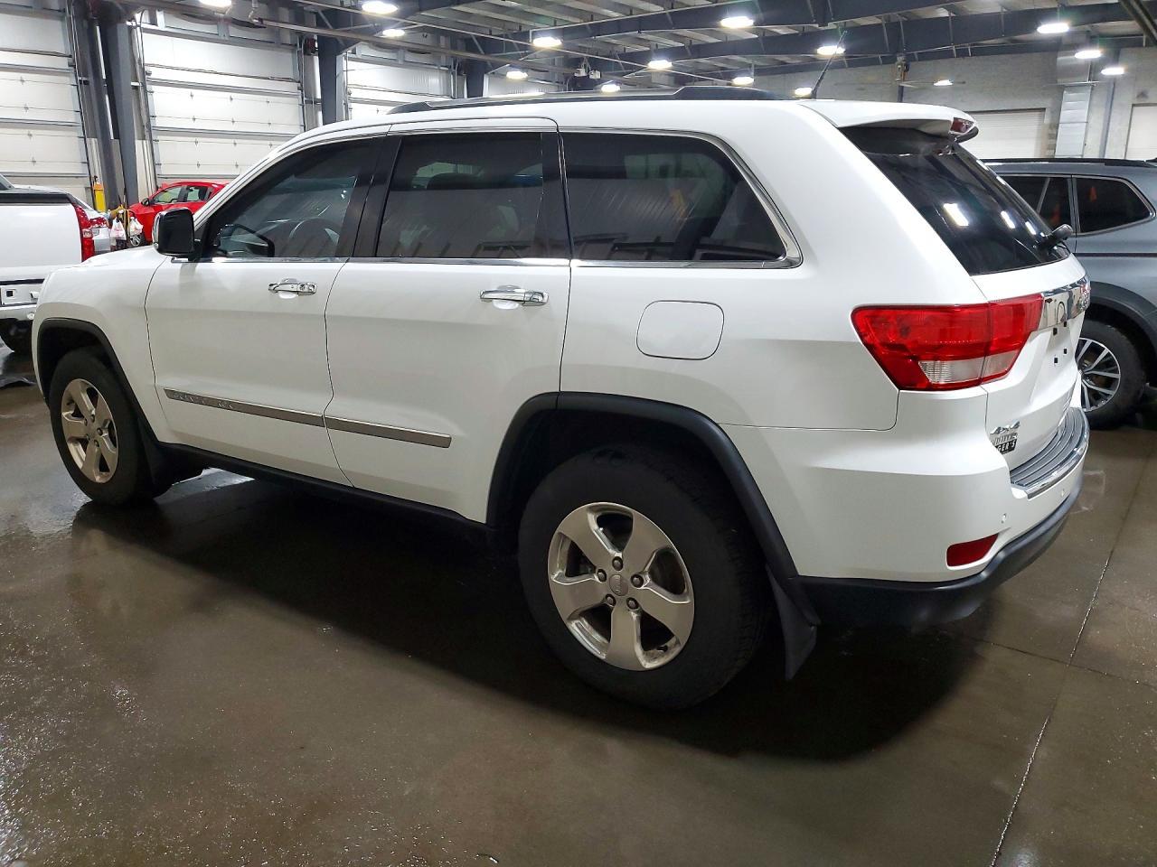 2013 Jeep Grand Cherokee Limited - Image 2