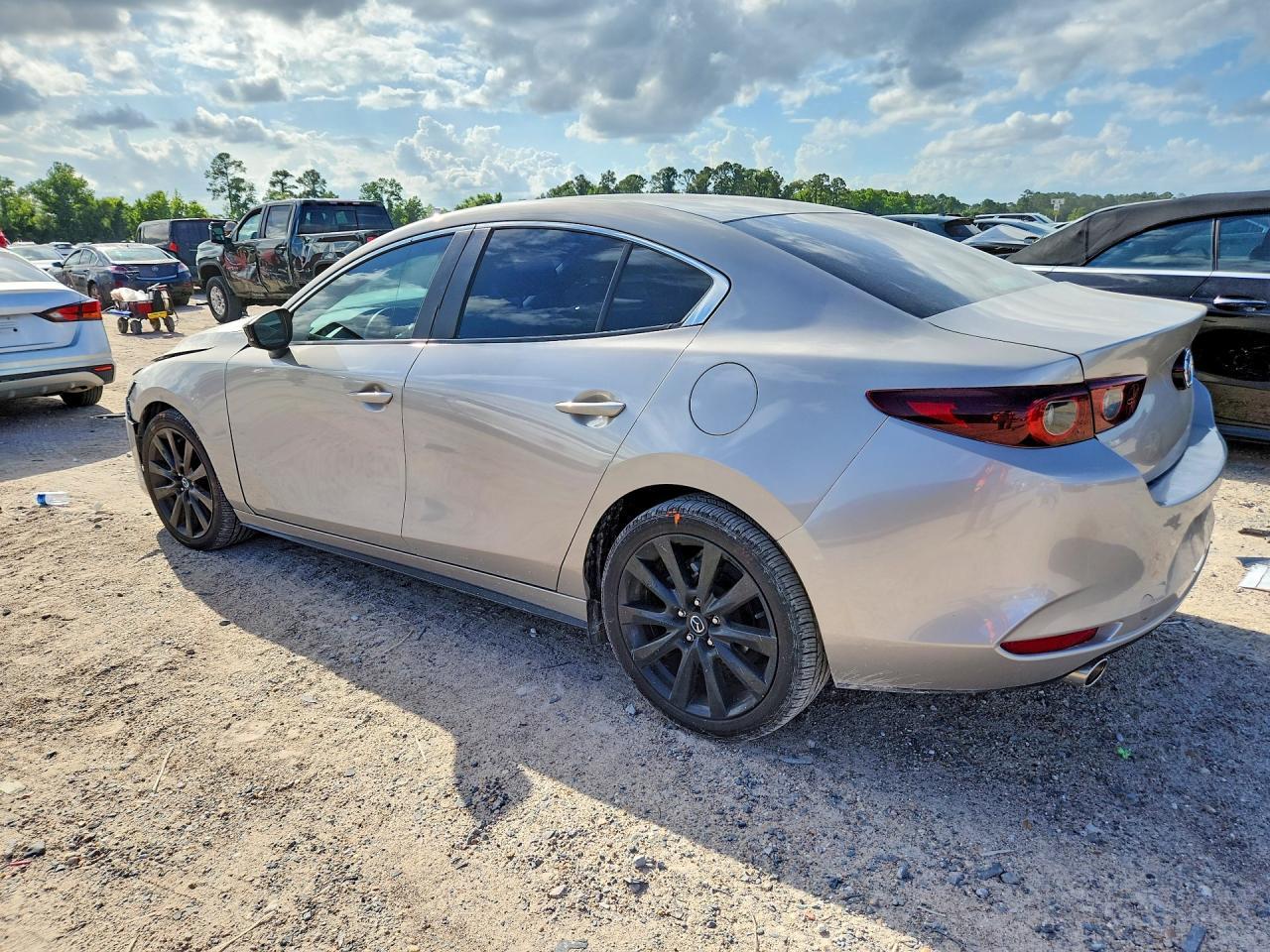 2024 Mazda 3 Select Sport - Image 2