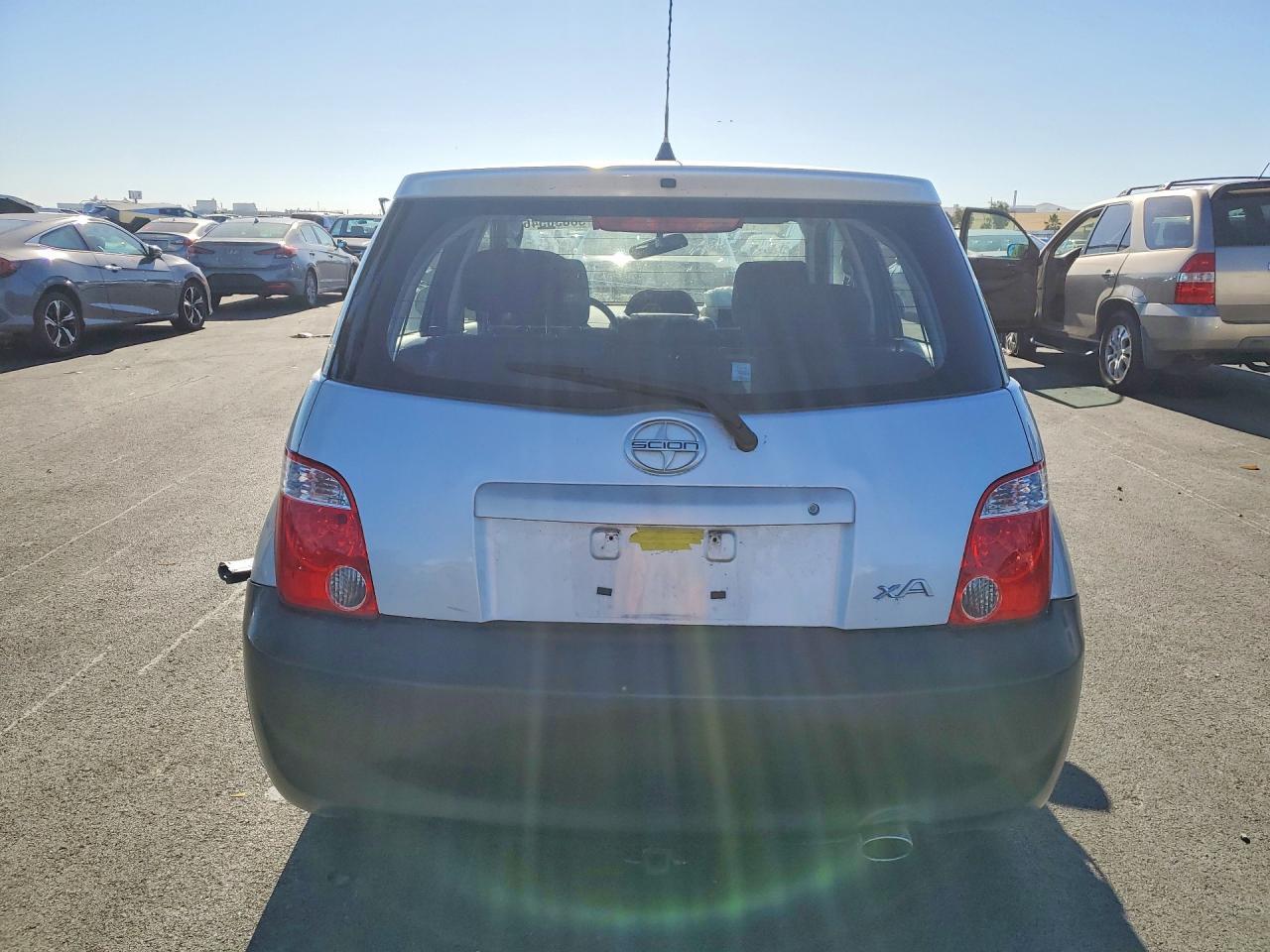 2006 Scion Xa Base - Фото 6