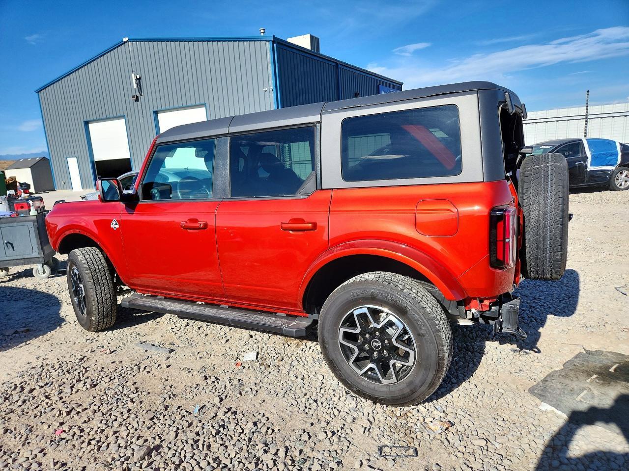 2024 Ford Bronco Outer Banks - Фото 2