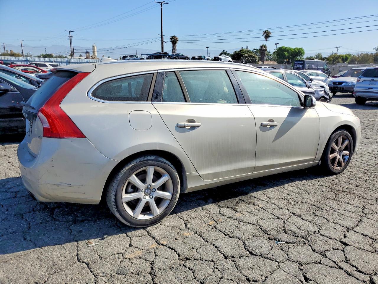 2017 Volvo V60 T5 Premier - Фото 3