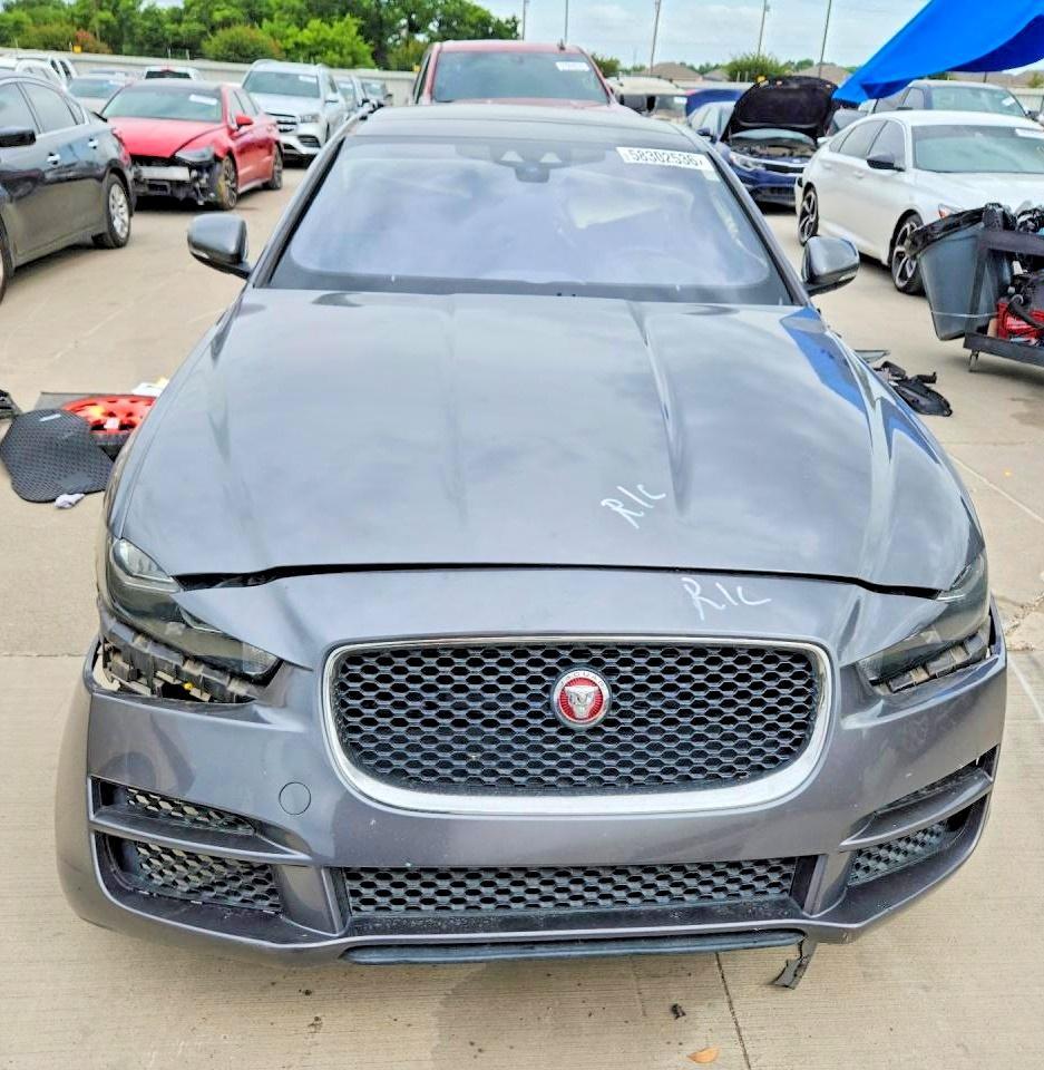 2019 Jaguar Xe Premium - Image 5
