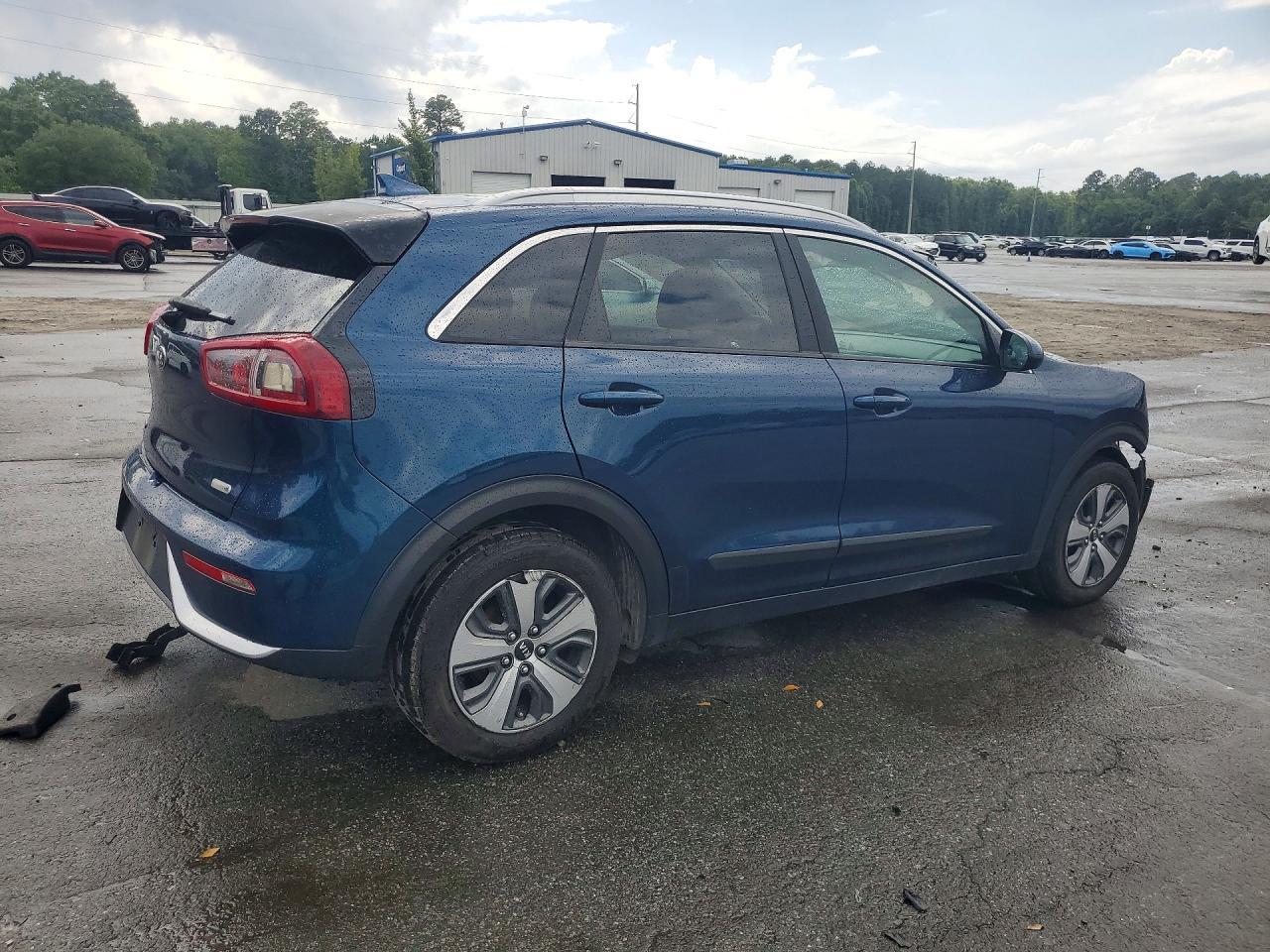 2018 Kia Niro Lx - Image 3