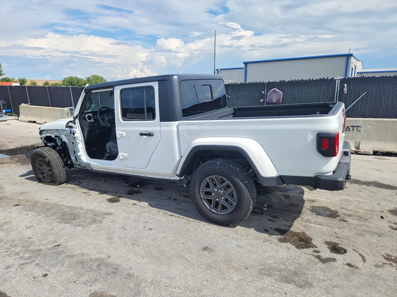 2025 Jeep Gladiator Sport - Фото 2