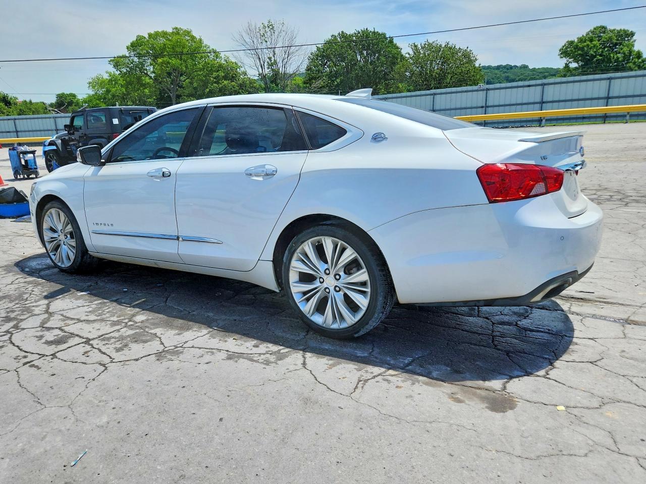2017 Chevrolet Impala Premier - Фото 2