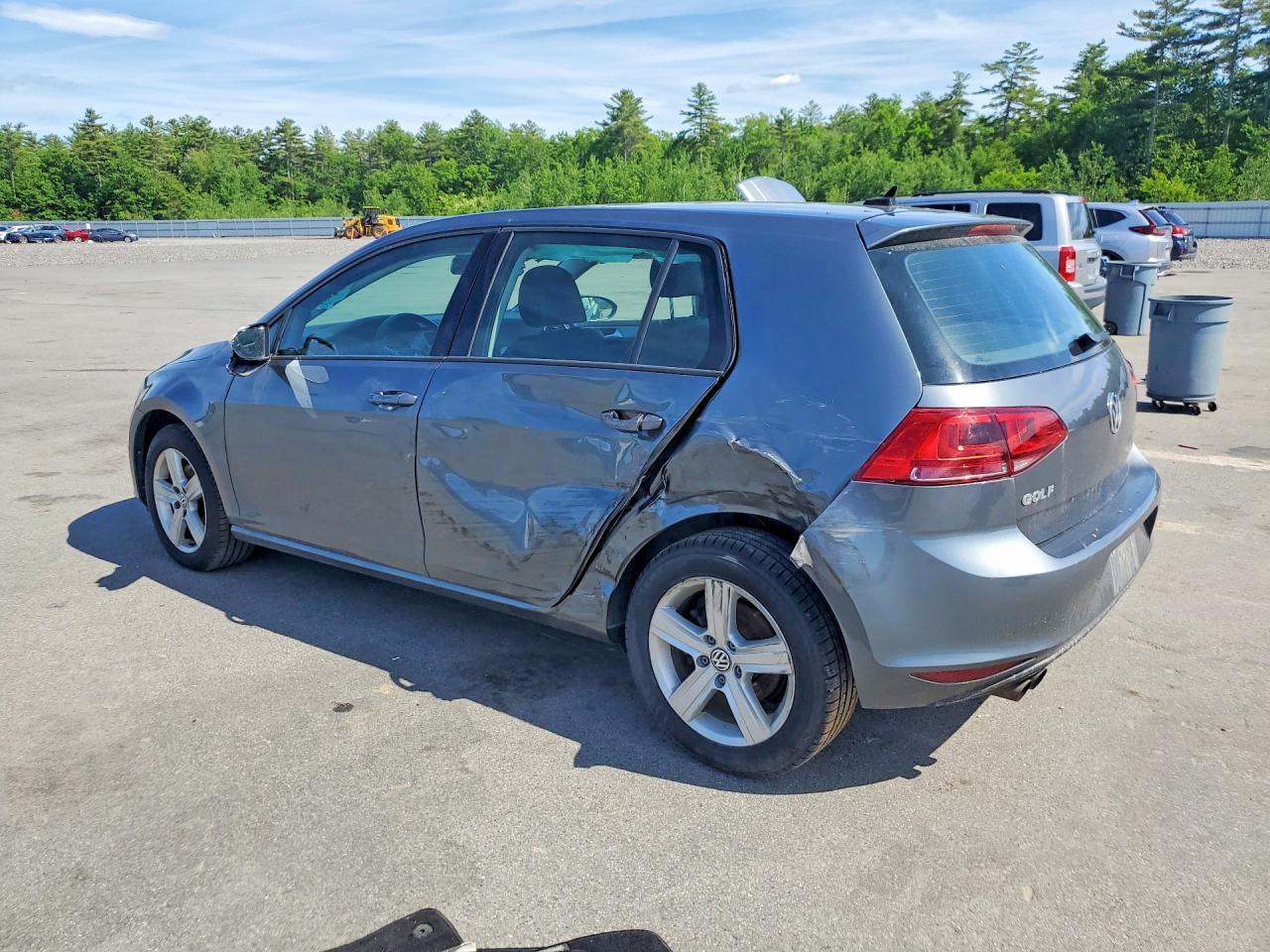 2017 Volkswagen Golf - Фото 2