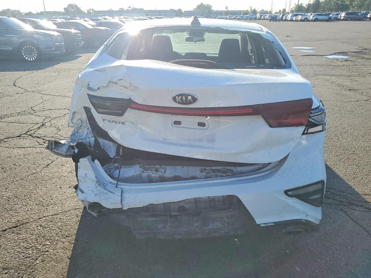 2021 Kia Forte Lxs - Image 6
