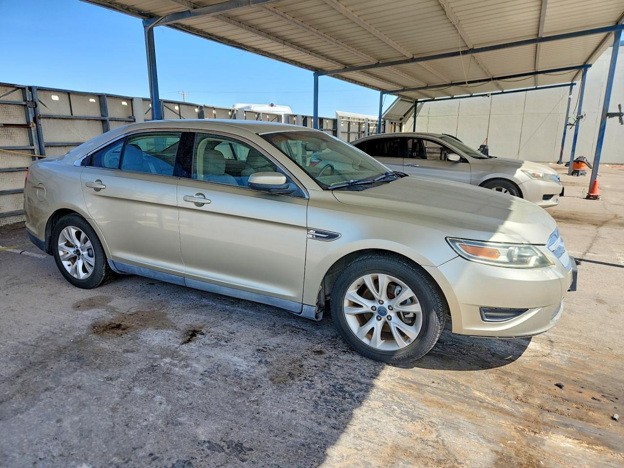2010 Ford Taurus Sel - Image 4