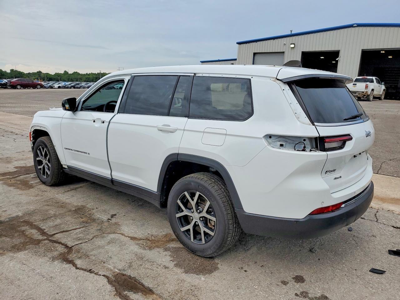 2023 Jeep Grand Cherokee L Limited - Image 2