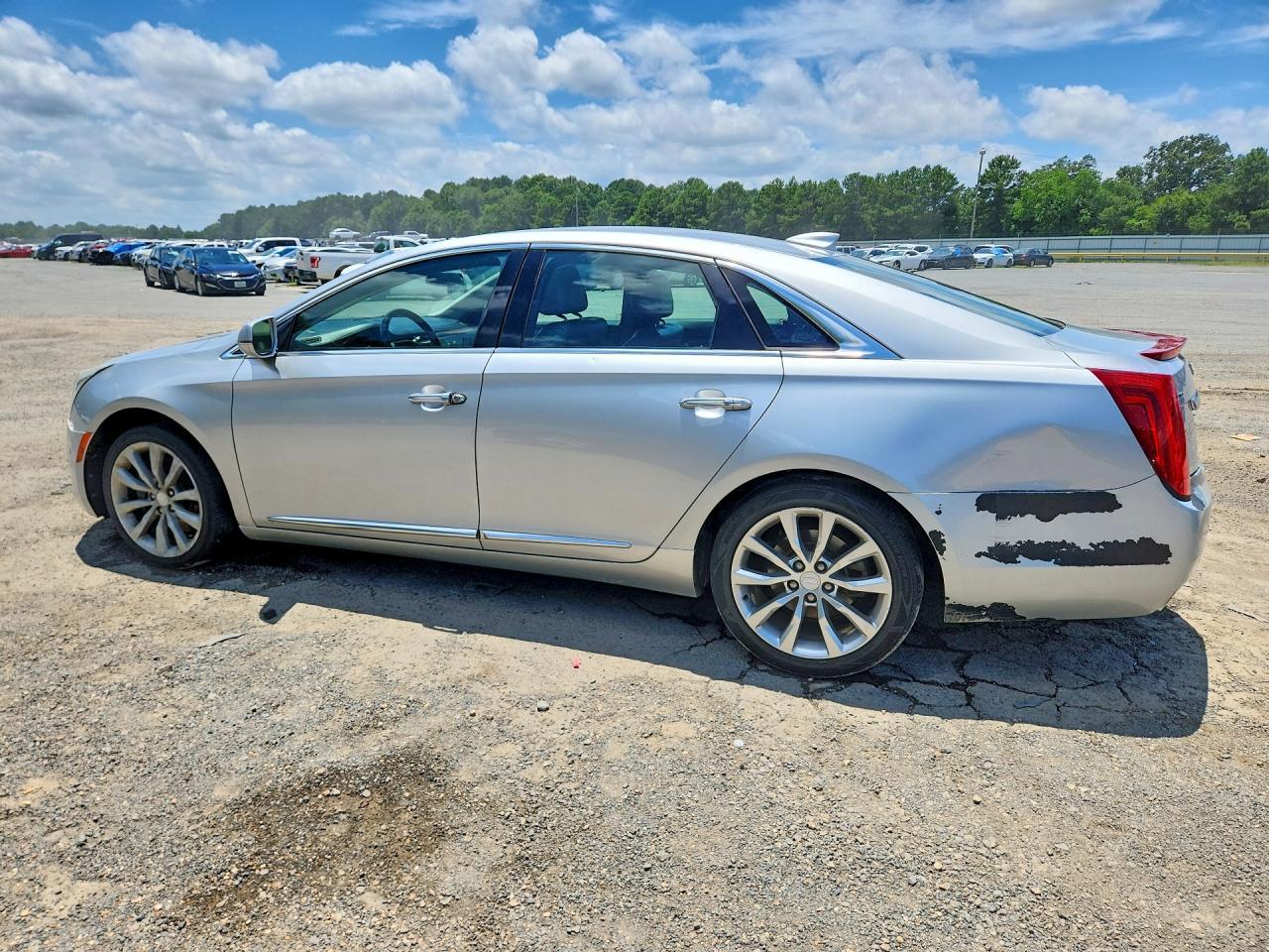 2017 Cadillac Xts Luxury - Image 2