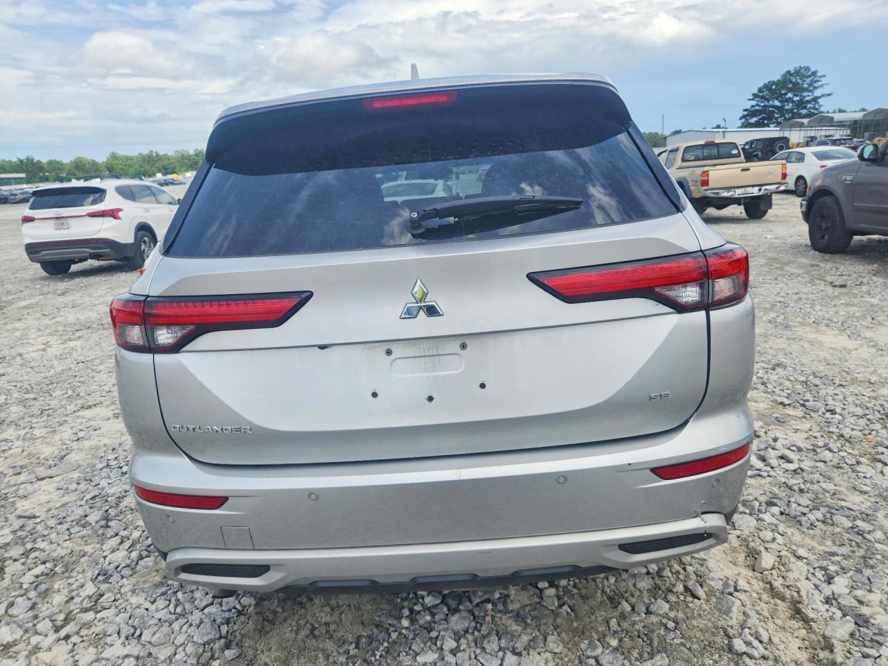 2022 Mitsubishi Outlander Se - Фото 6