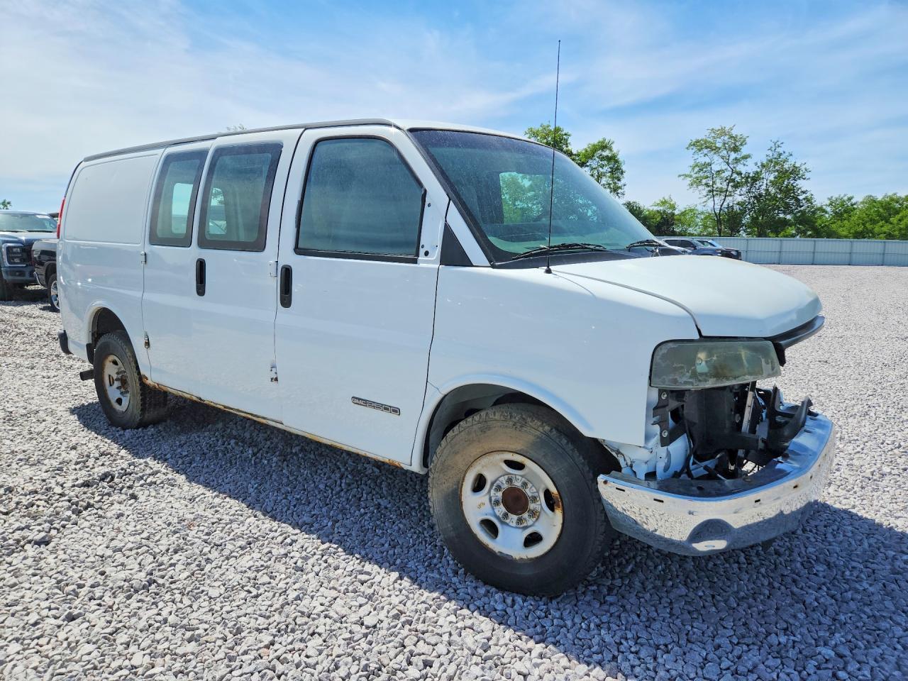 2004 GMC Savana G2500 - Фото 4