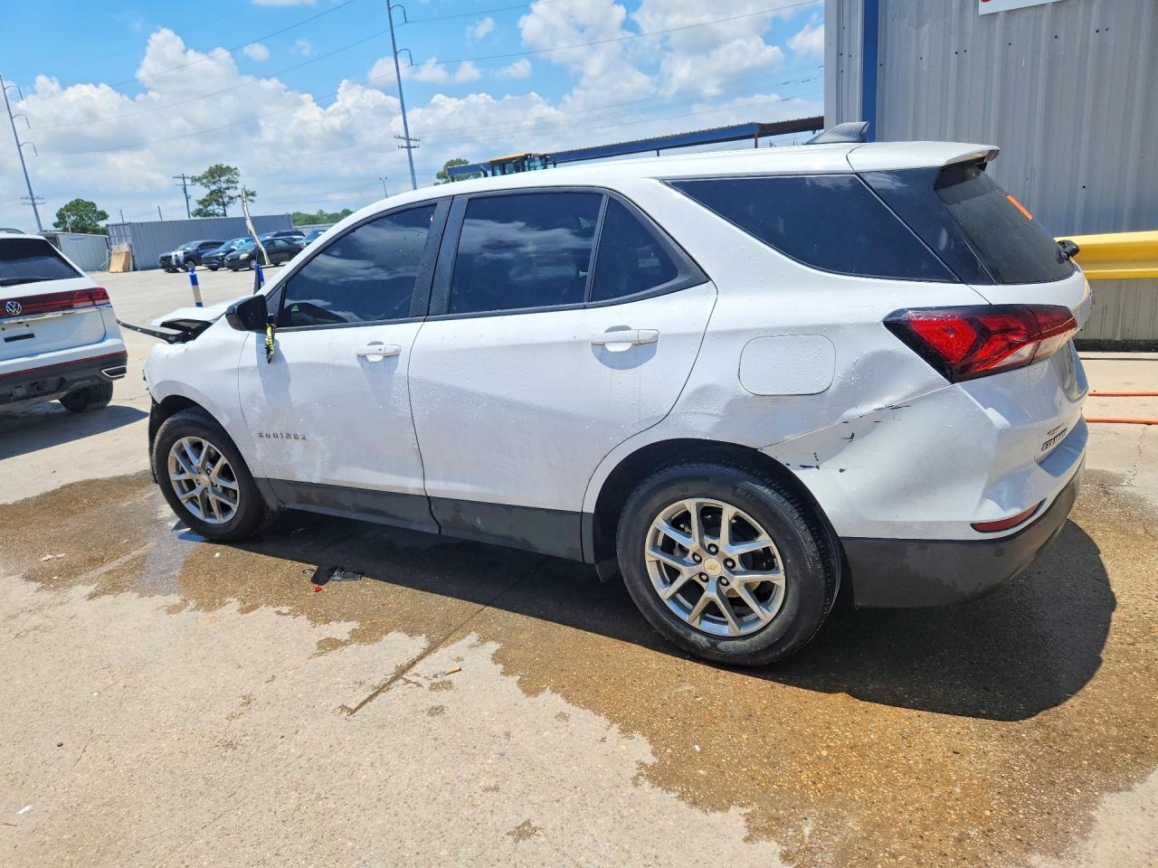 2024 Chevrolet Equinox Ls - Фото 2