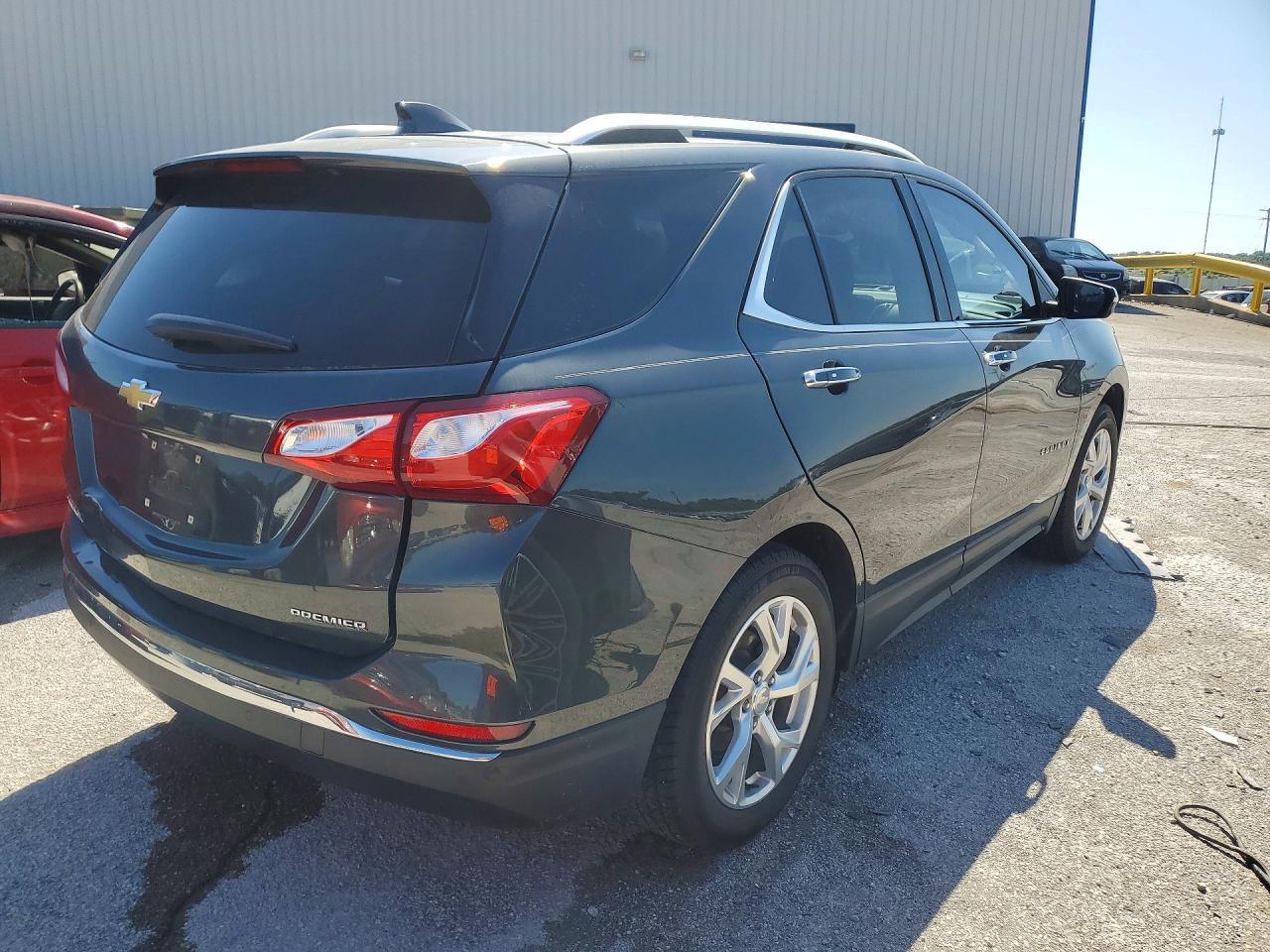 2019 Chevrolet Equinox Premier - Image 3
