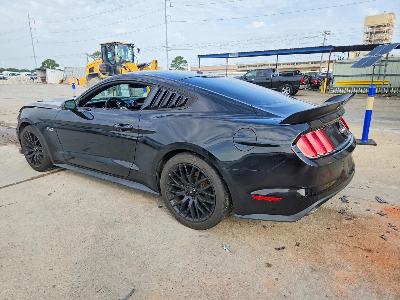 2015 Ford Mustang Gt - Фото 2