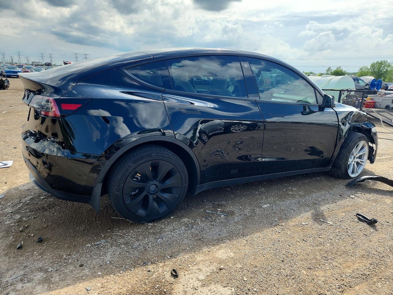 2023 Tesla Model Y - Фото 3
