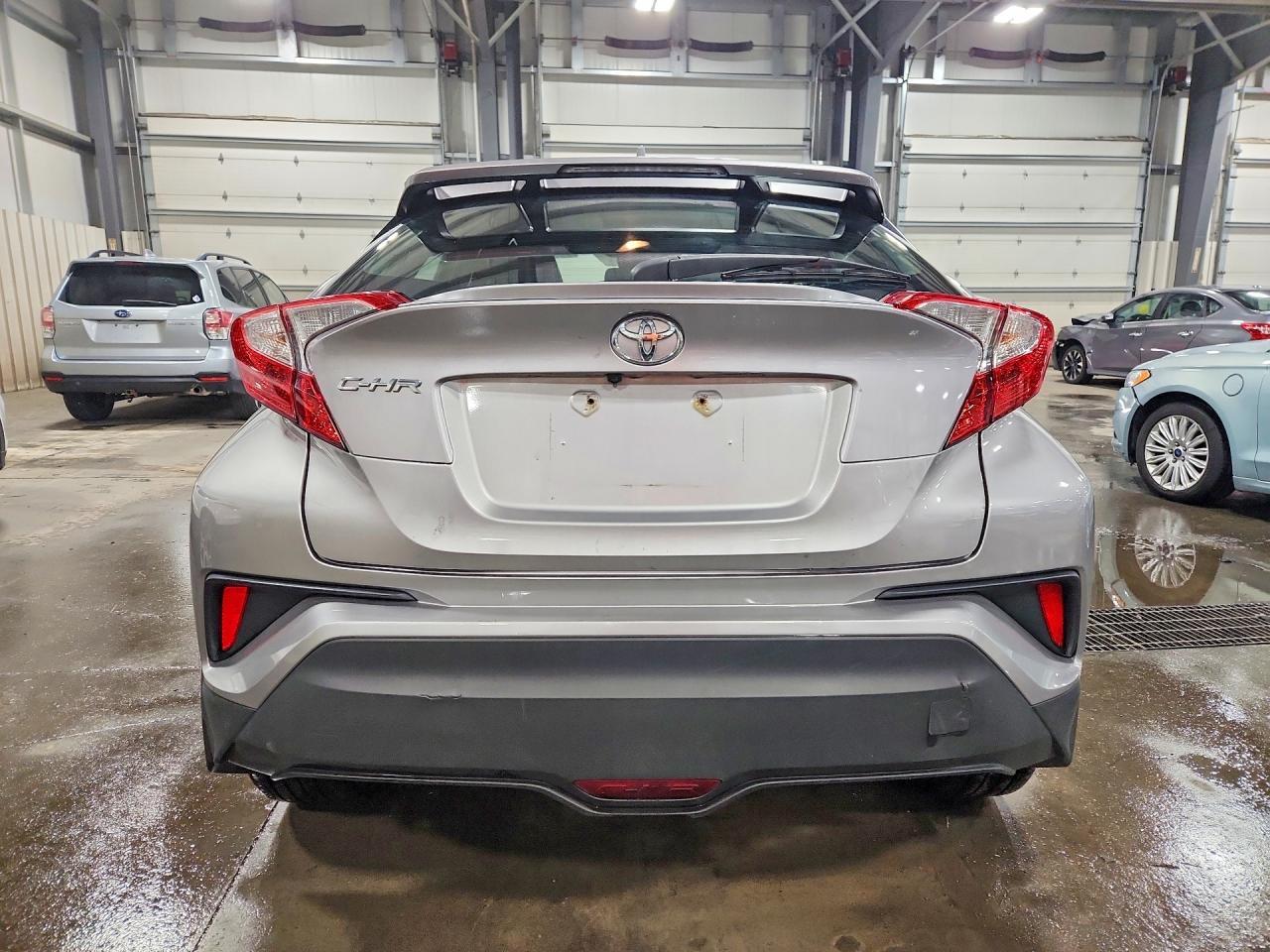 2018 Toyota C-Hr Xle Premium - Фото 6
