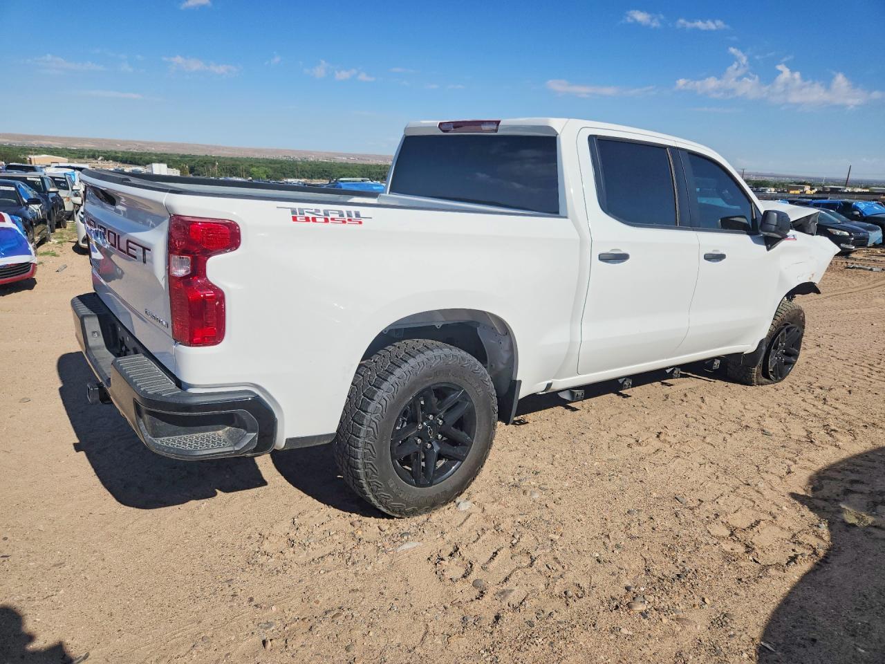 2026 Chevrolet Silverado K1500 Trail Boss Custom - Фото 3