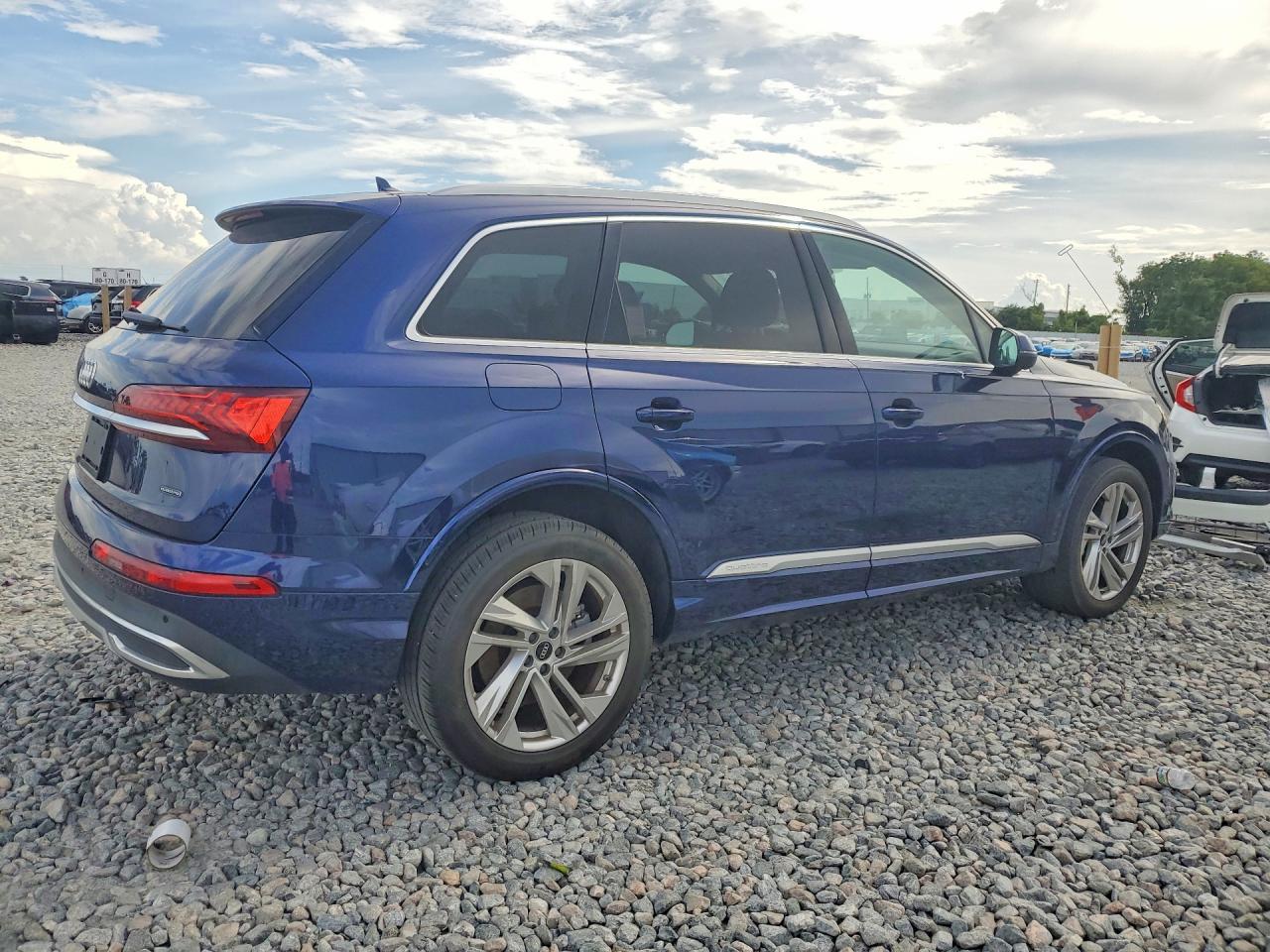 2022 Audi Q7 Premium Plus - Фото 3