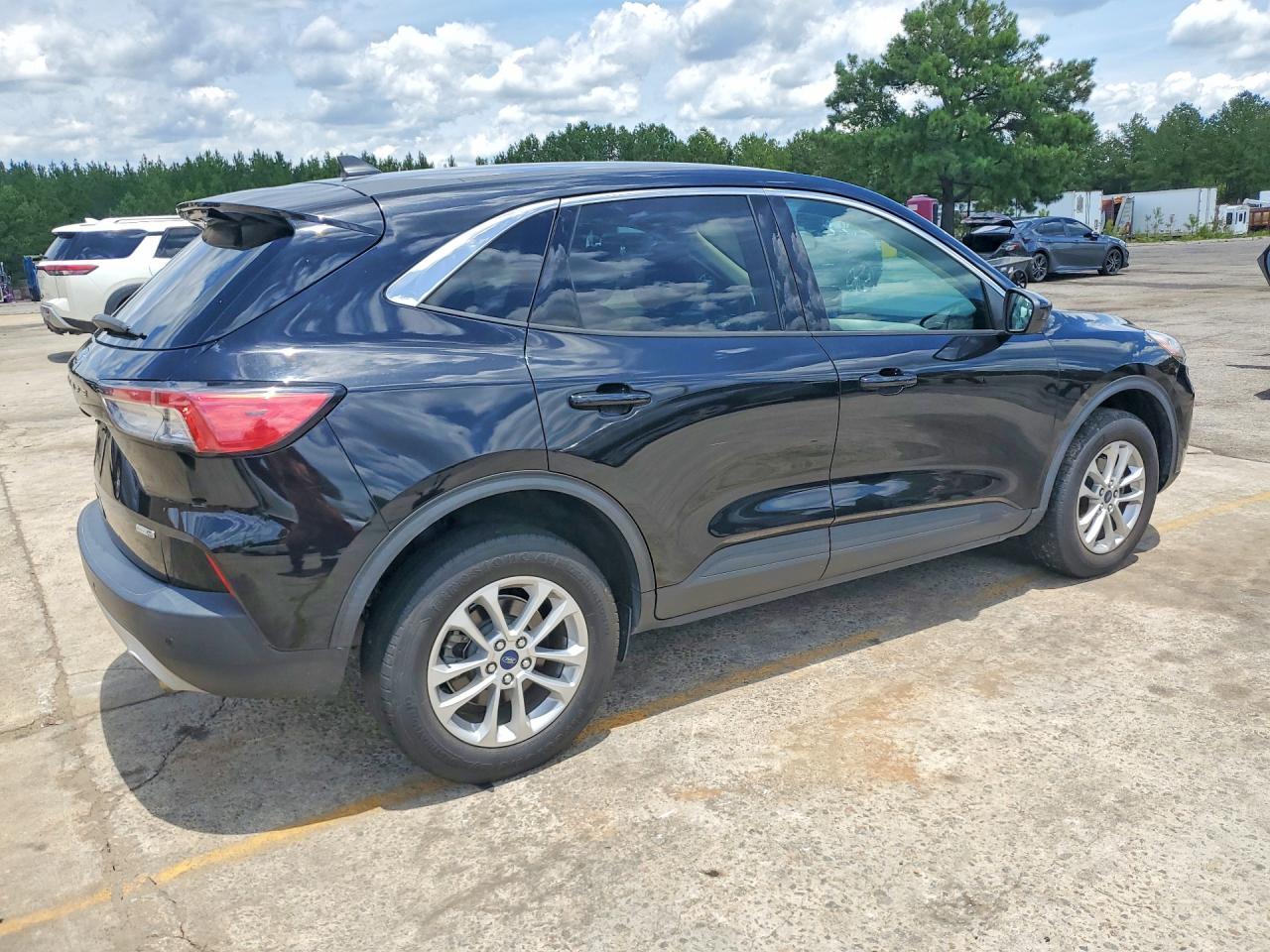 2020 Ford Escape Se - Фото 3