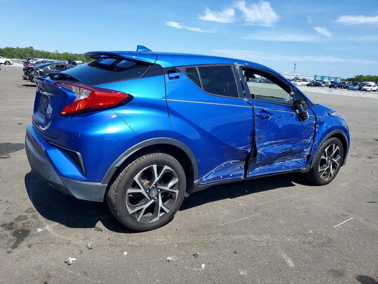 2018 Toyota C-Hr Xle - Image 3