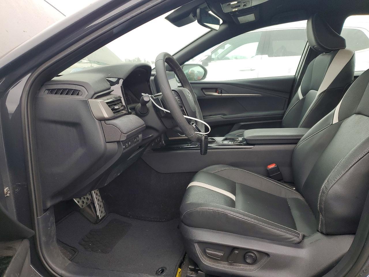 2025 Toyota Camry Se - Фото 7
