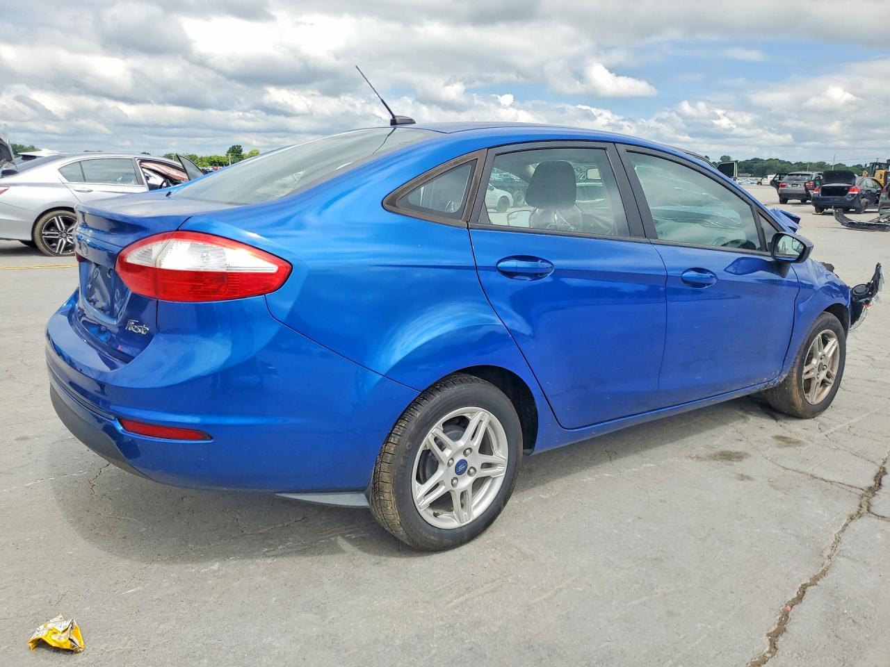 2018 Ford Fiesta Se - Image 3