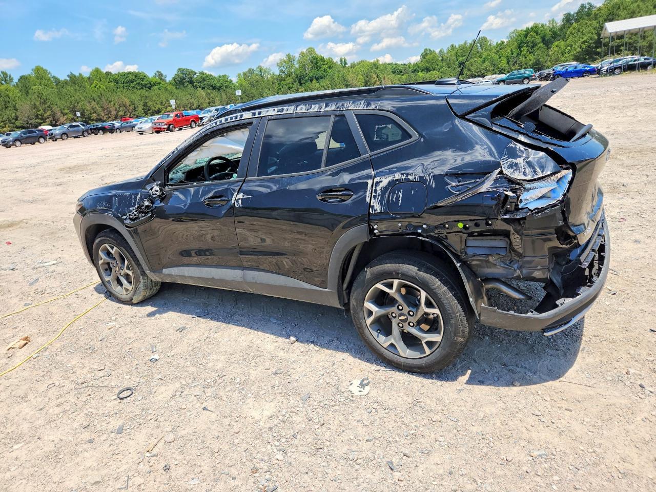 2025 Chevrolet Trax 1Lt - Image 2
