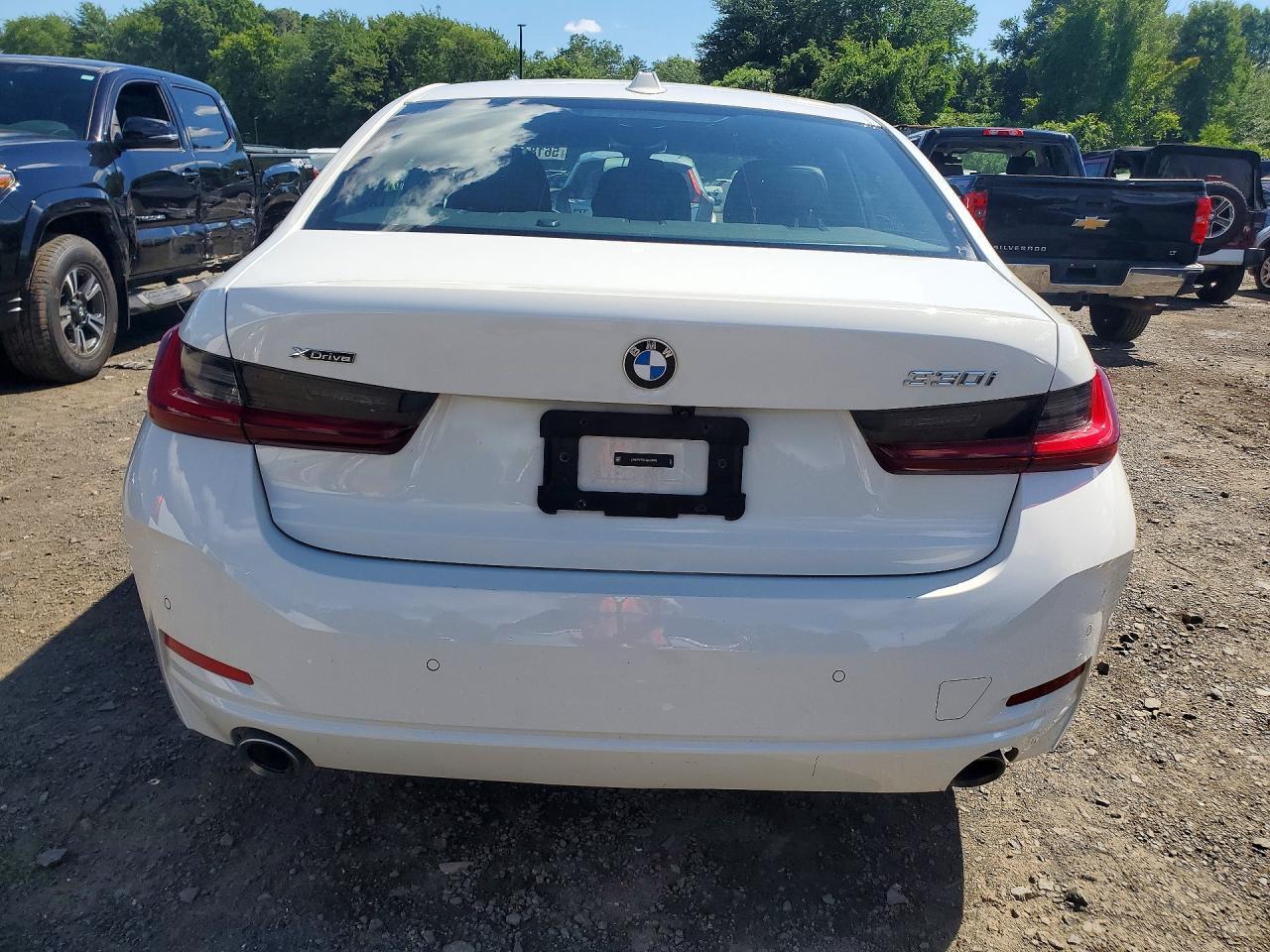 2024 BMW 330Xi - Фото 6