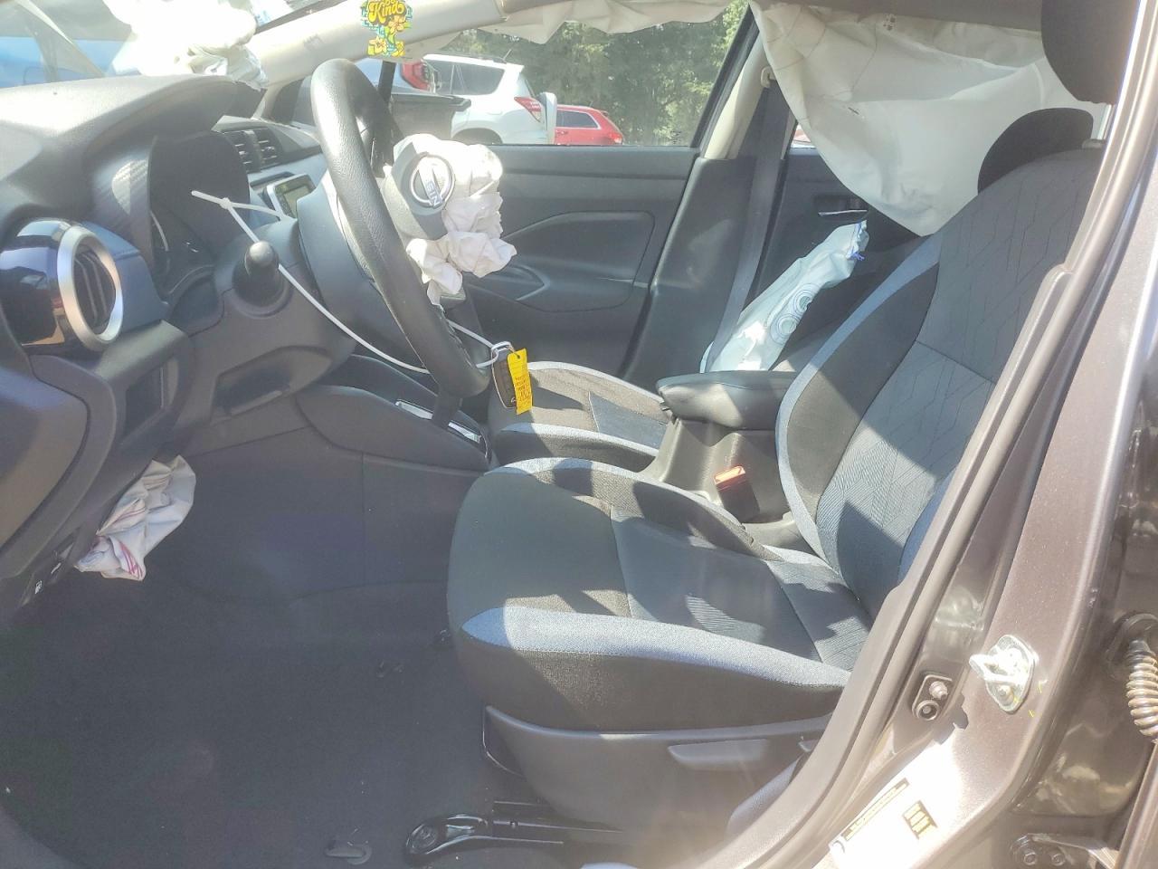 2025 Nissan Versa Sv - Image 7