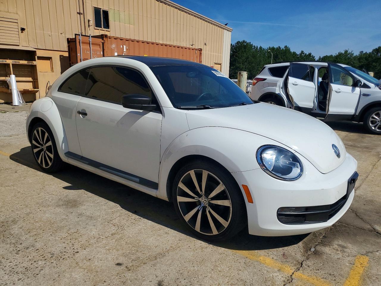 2012 Volkswagen Beetle - Фото 4