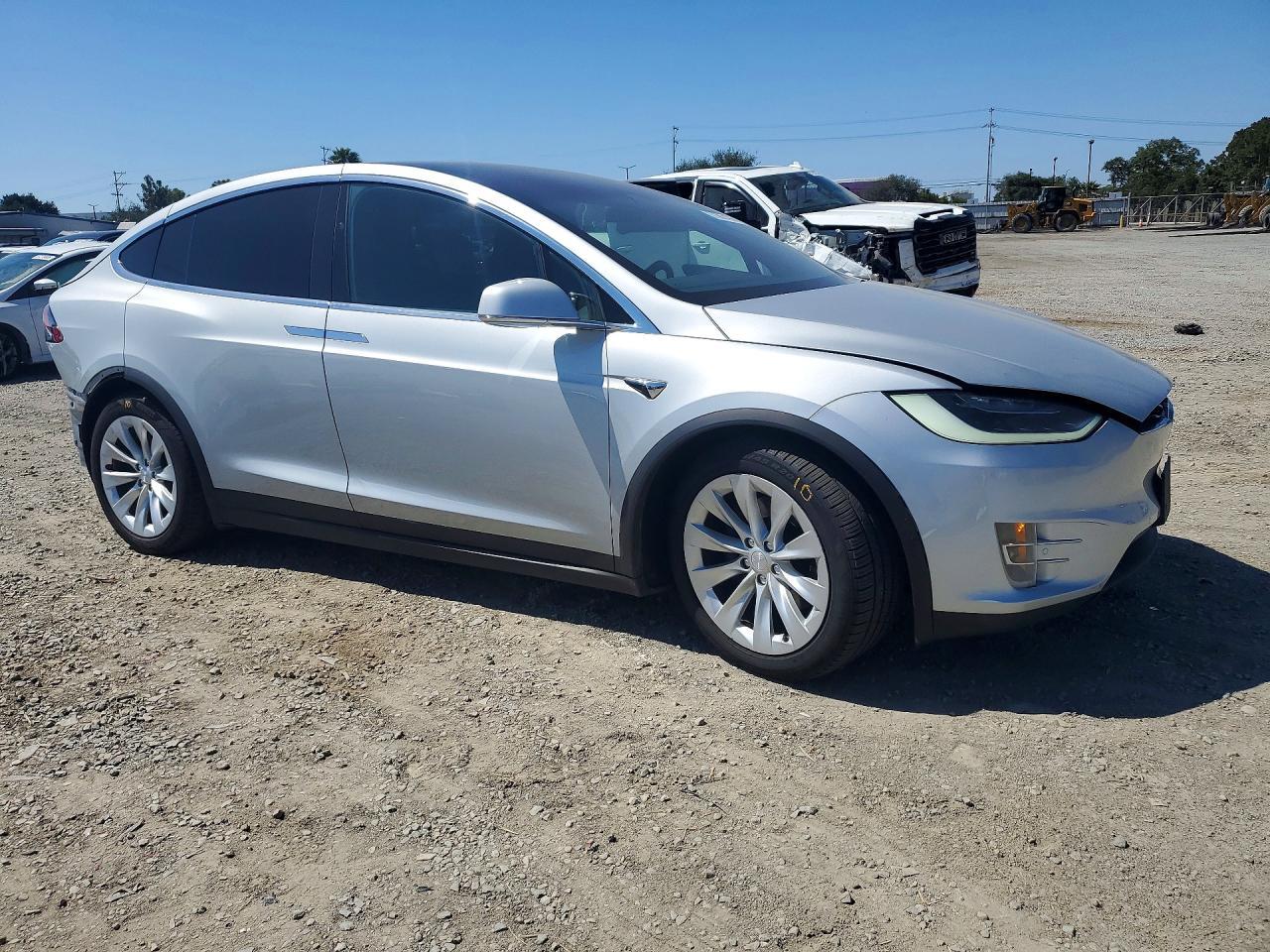 2017 Tesla Model X - Фото 4