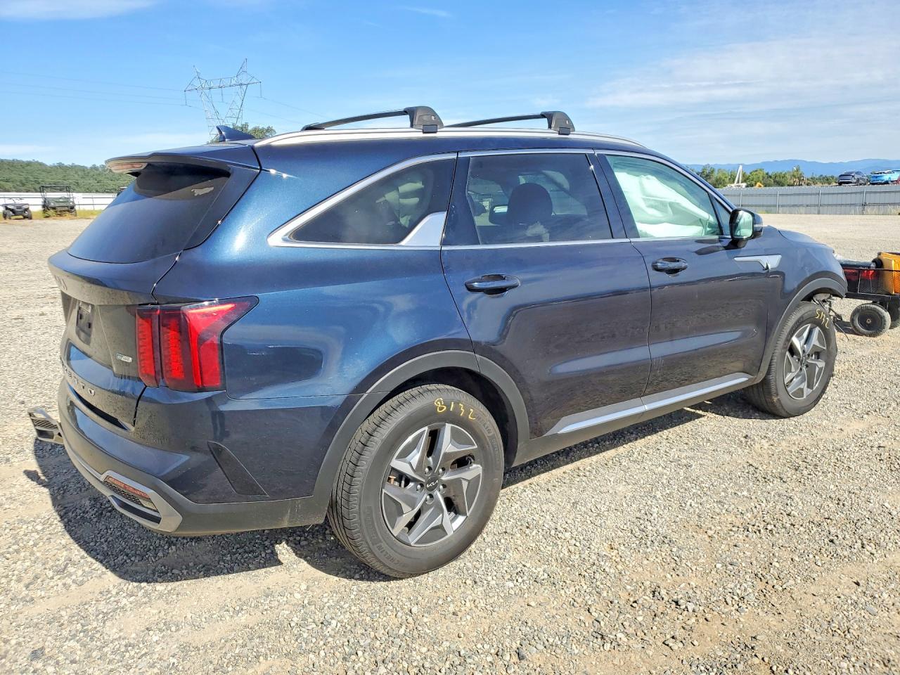 2022 Kia Sorento S - Фото 3