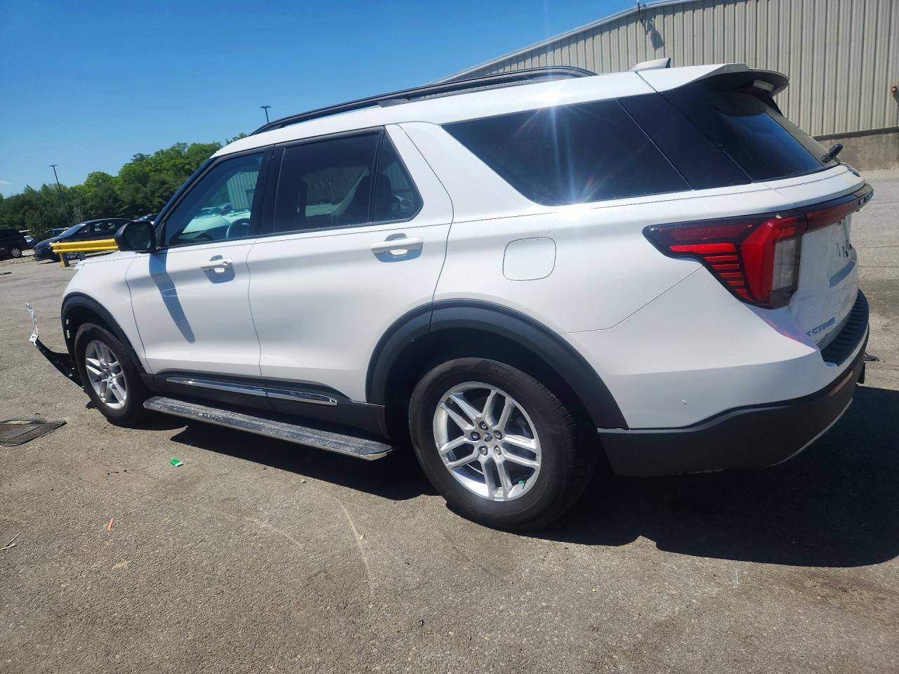 2025 Ford Explorer Active - Фото 2